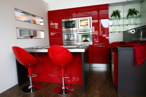红色厨房墙面色彩的两个别致，barhocker