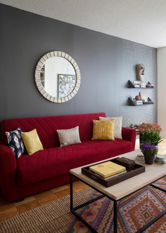 כרית ספה אדומה עם שטיח ראי-וינטג 'מודרני-דפוס-אפור-עגול-קיר