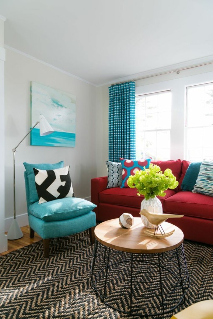 כורסה וספה אדום כחול מכשיר מודרני