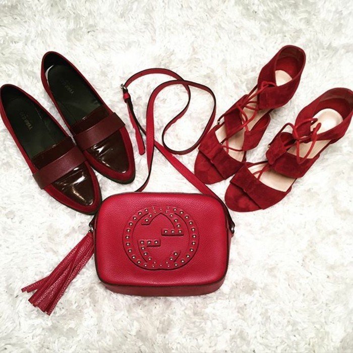 piros-dress-cipő-mindennapi cipő-és Gucci-let-magad-with-mindenféle piros ruha egyesítik zseb