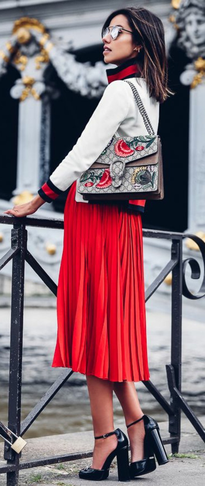 piros-dress-cipő-elegáns-fancy-look-piros-fehér-fekete-modern cipő Gucci táska