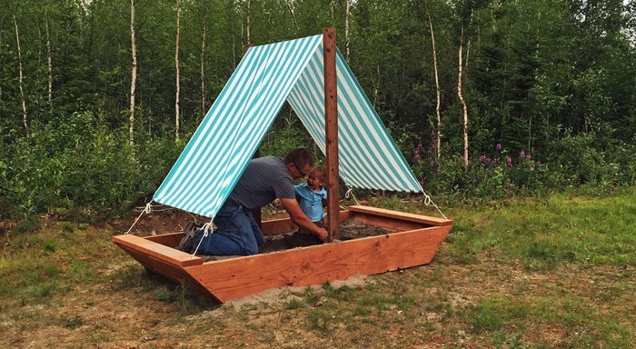 沙箱 - 拥有 - 内建一个木船，如沙箱