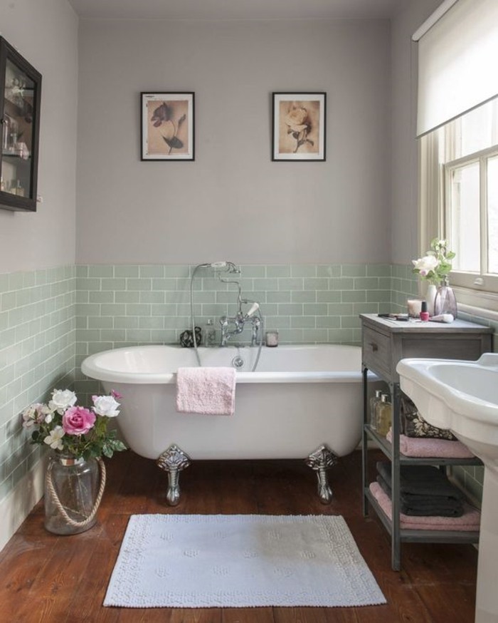 精美的装饰浴室与 - 浴缸而简单的绿色墙砖