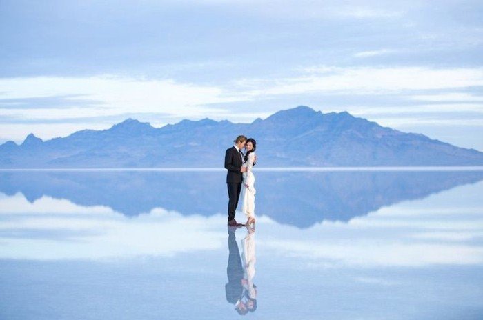 belles photos de mariage réflexion idée de-the-Water
