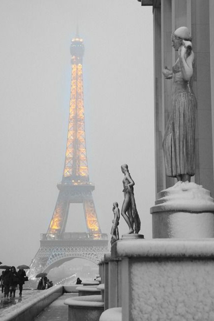 美丽的冬天图片 - 的 - 巴黎的点燃埃菲尔铁塔