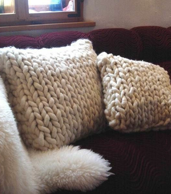 kiva neuloa Käsintehdyt Pillow kerma-väri viihtyisä olohuone