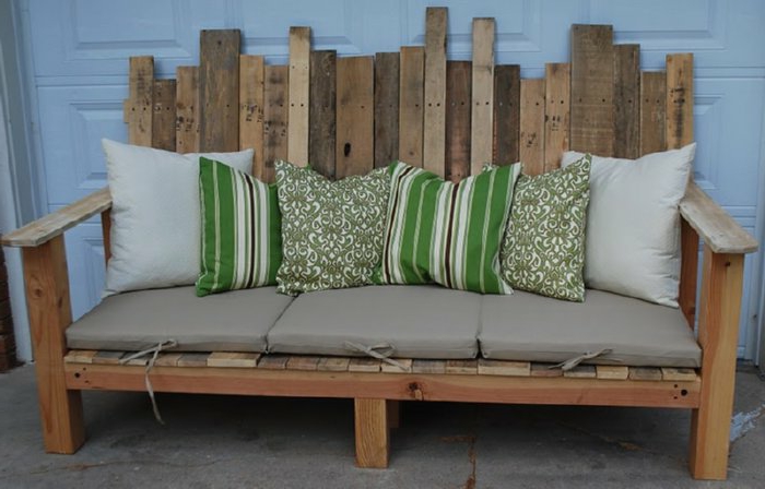 mukava sohva-from-eurolavat-parvekekalusteet-oma-Build