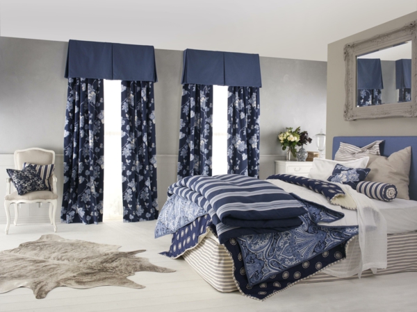 κουρτίνες πλάκας-μοντέρνα-κομψή κρεβατοκάμαρα - σκούρο μπλε χρώματα