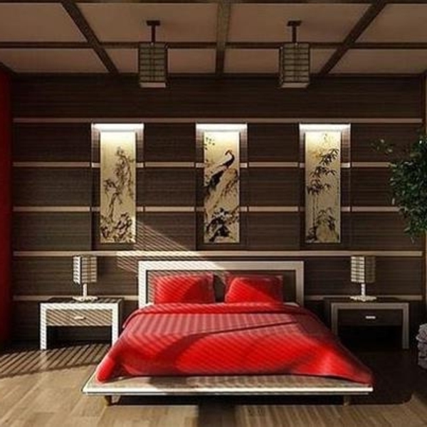 שלוש תמונות על הקיר - קישוט יפה לחדר השינה