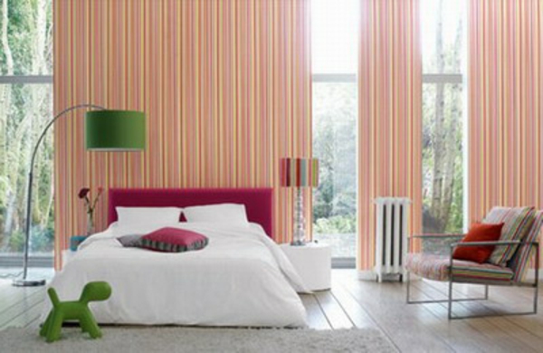 कांच के बने बेडरूम-डिजाइन-आड़ू-रंग-दीवार