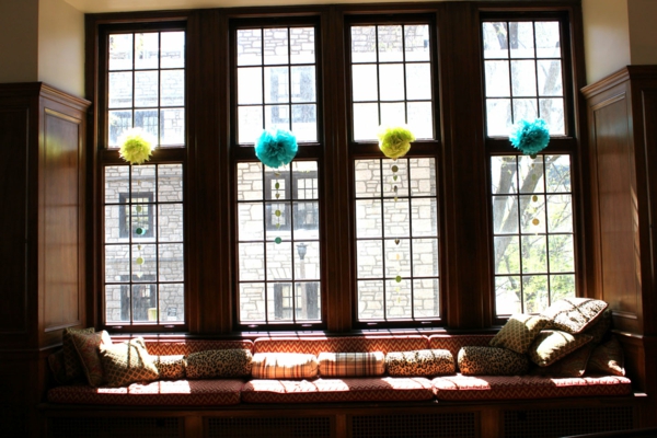 egyszerű-dekoráció-ablak-diy-labdák