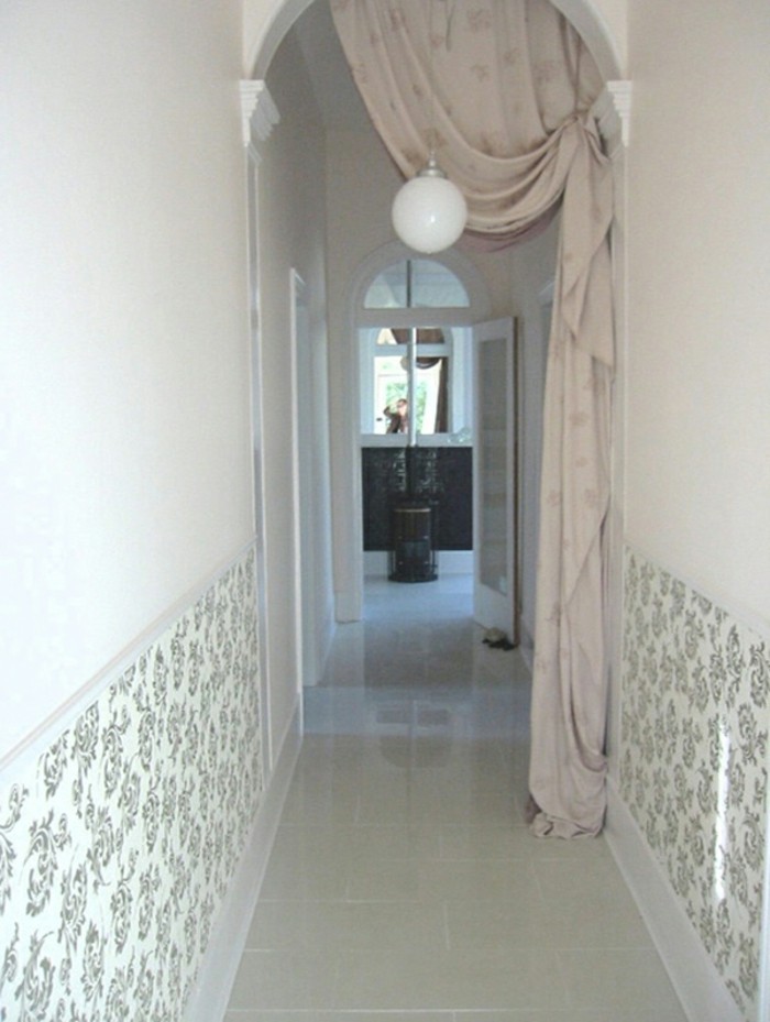 στενό διάδρομο-set-tappeten-με-λουλούδια-α-διαδικασία-ως-ένα διαχωριστικό τοίχωμα