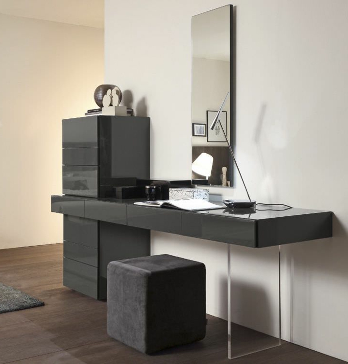 dressing table-με-καθρέφτη-on-the-wall-μαύρο χρώμα, ταπετσαρία πολυθρόνα