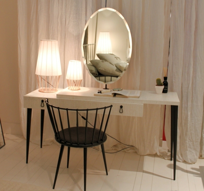 dressing table-με-καθρέφτη-οβάλ και λάμπα