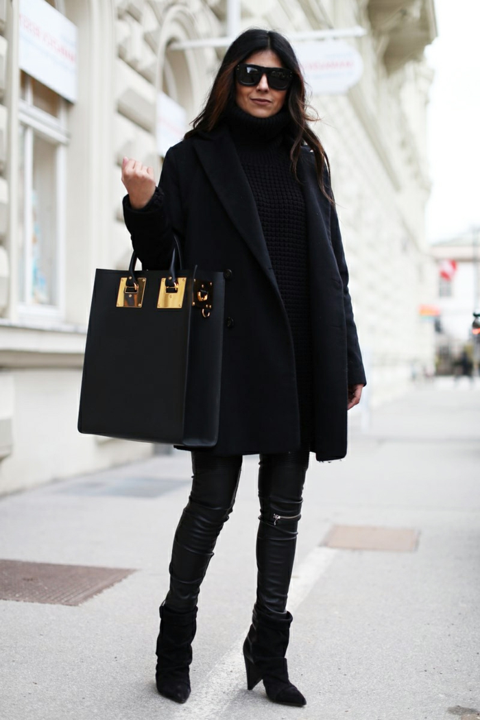 μαύρο παλτό και δερμάτινα παντελόνια μάνγκο κομψή τσάντα
