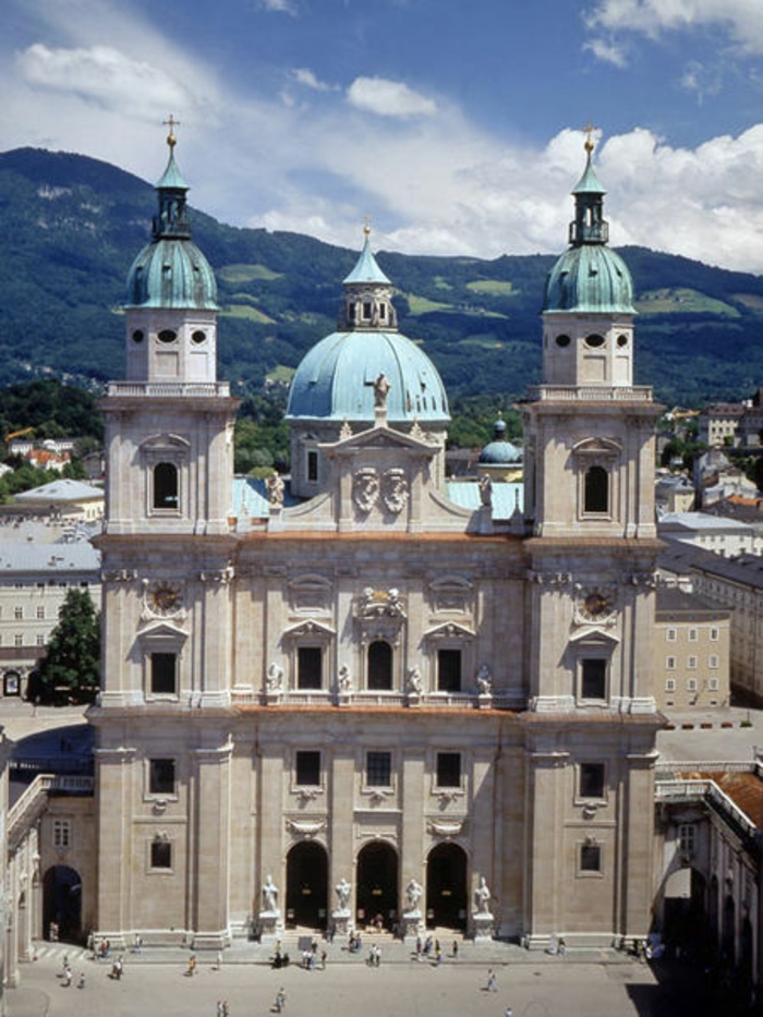 hyvin-mukava-barokkiarkkitehtuurin-Salzburgin katedraali