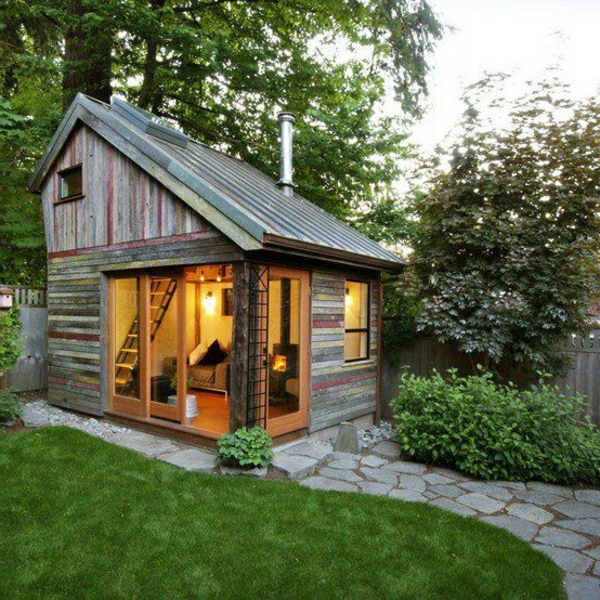 πολύ-ωραία-μοντέρνο σπίτι στον κήπο