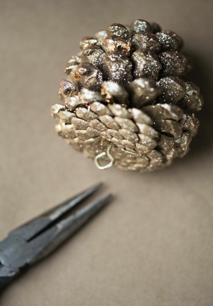 itse-Tinker-talvi koristelu kultaisen kimaltelevaa-pin