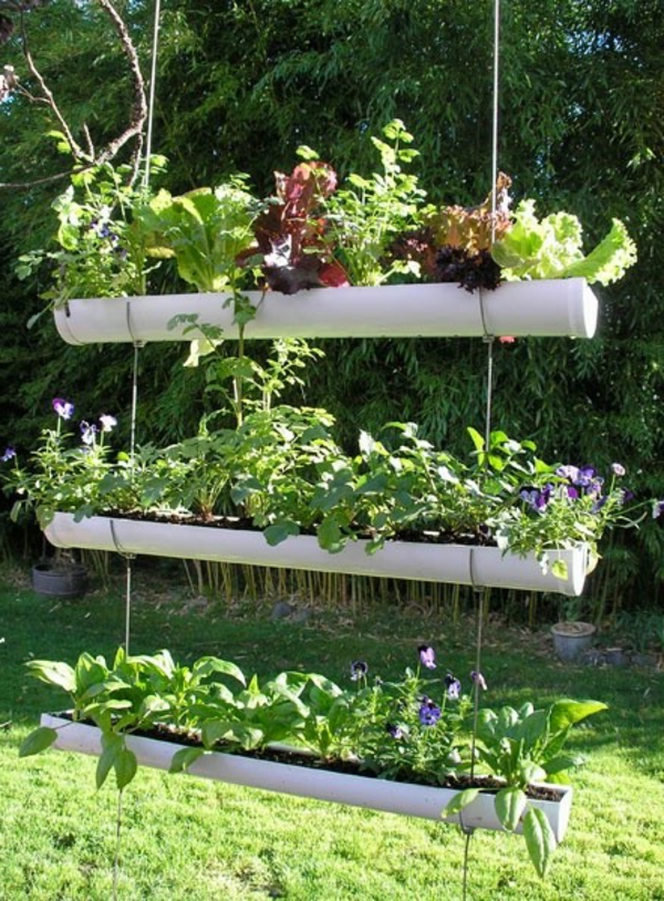 תוצרת בית בגינה - שלוש קומות עם צמחים - רעיונות יצירתיים