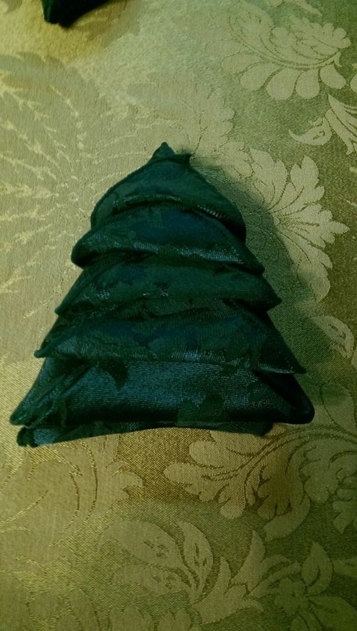 卫生巾折叠-圣诞节合深色