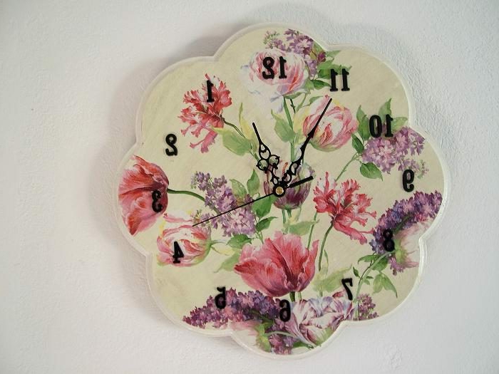 servilleta - reloj con hermosas servilletas con flores rosas