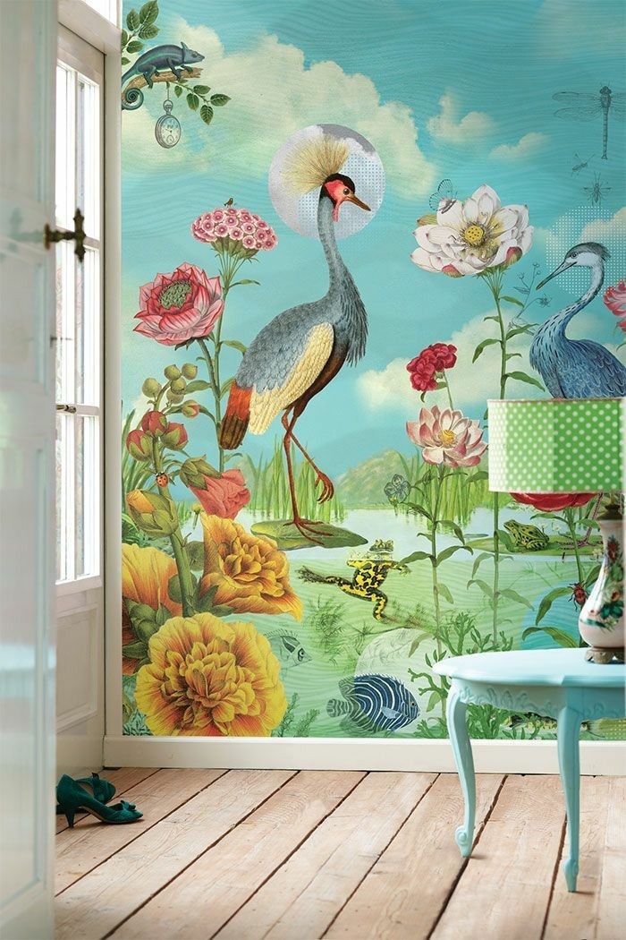 破旧的别致内饰，花式墙纸naturaler看花动物鸟类