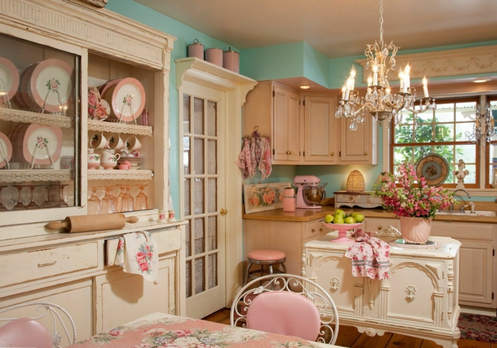 破旧别致的厨房，一切皆在粉红色