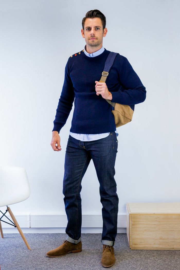 स्मार्ट आकस्मिक पुरुष पुरुषों की तन भूरे रंग के जूते पर्ची पर जीन्स शर्ट स्वेटर कार्यालय
