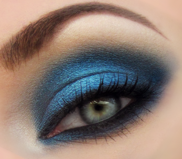 蓝色的眼睛化妆 - 蓝色设计 - 非常好