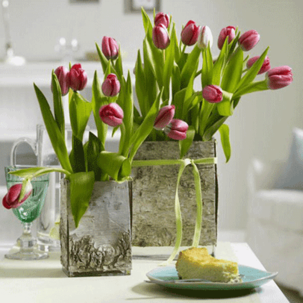 वसंत-ट्यूलिप-टेबल-सजावट-लकड़ी फूलदान-साबुन-चश्मा