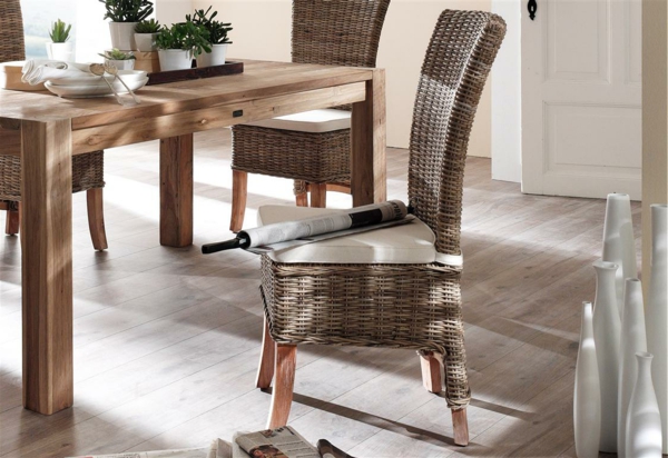 כיסאות- Rattan-Dining-room- שולחן עץ מסיבי
