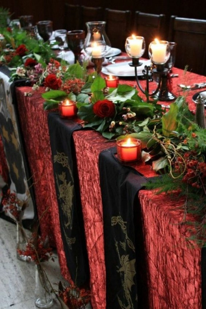 stilski crveno stol ukras za vjenčanje-u-srednjovjekovnom stilu