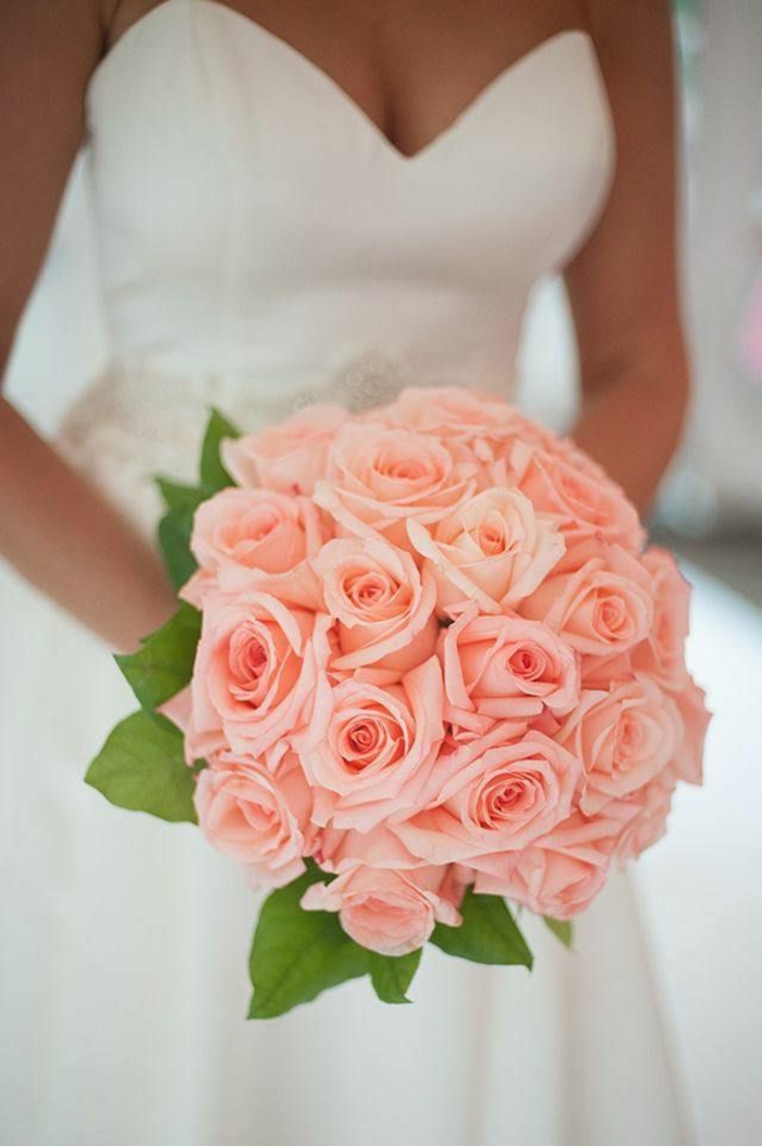 стилен, сватбен букет Rose коралов цвят