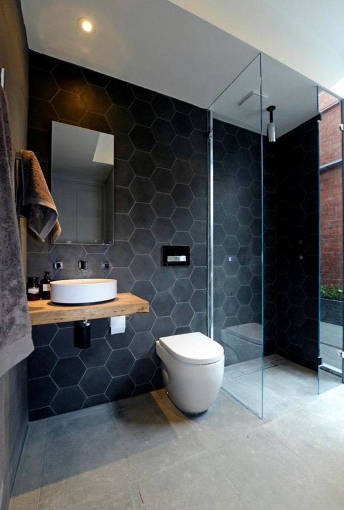 时尚的卫浴设计，黑色的方形墙砖