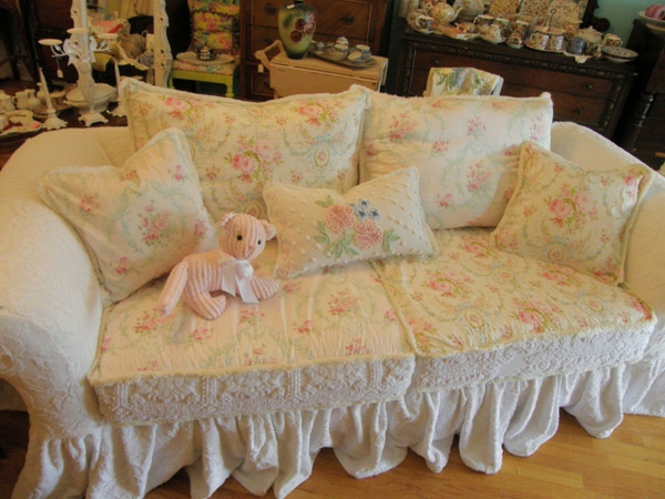 tkanina s ružičastim uzorkom - elegantno-kauč-vintage izgled