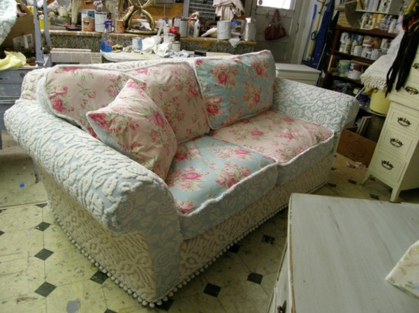 kankaat-ruusut-sohva-kansi-vintage look