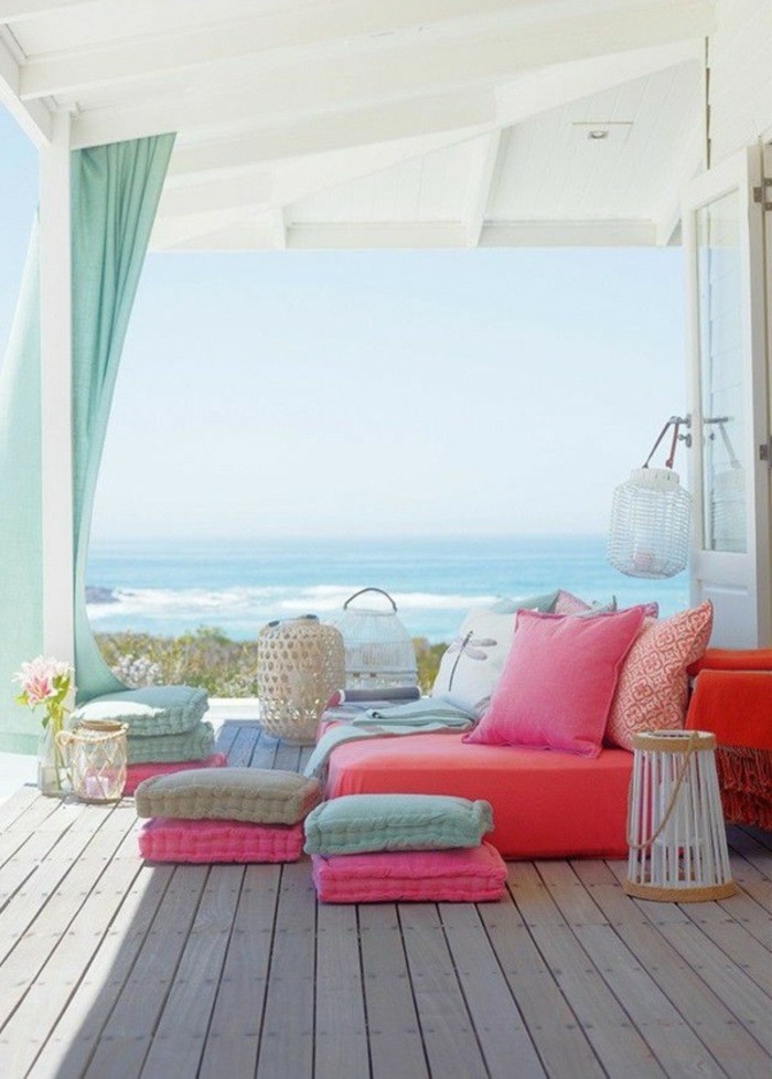 Beach House-veranta-puu-view-on-Sea