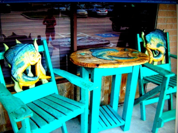 design super-créatif-de-haute-table-avec-chaises-électrique-bleu-créatif