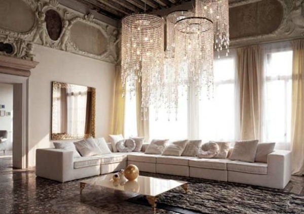 超漂亮的装饰客厅奇怪的吊灯和沙发