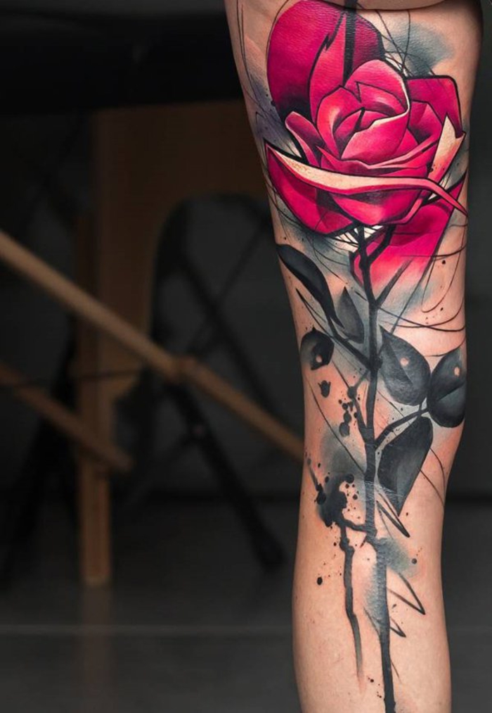 tatuaje en la pierna, rosa roja, motivos femeninos, tatuajes para mujeres, ideas para tatuajes