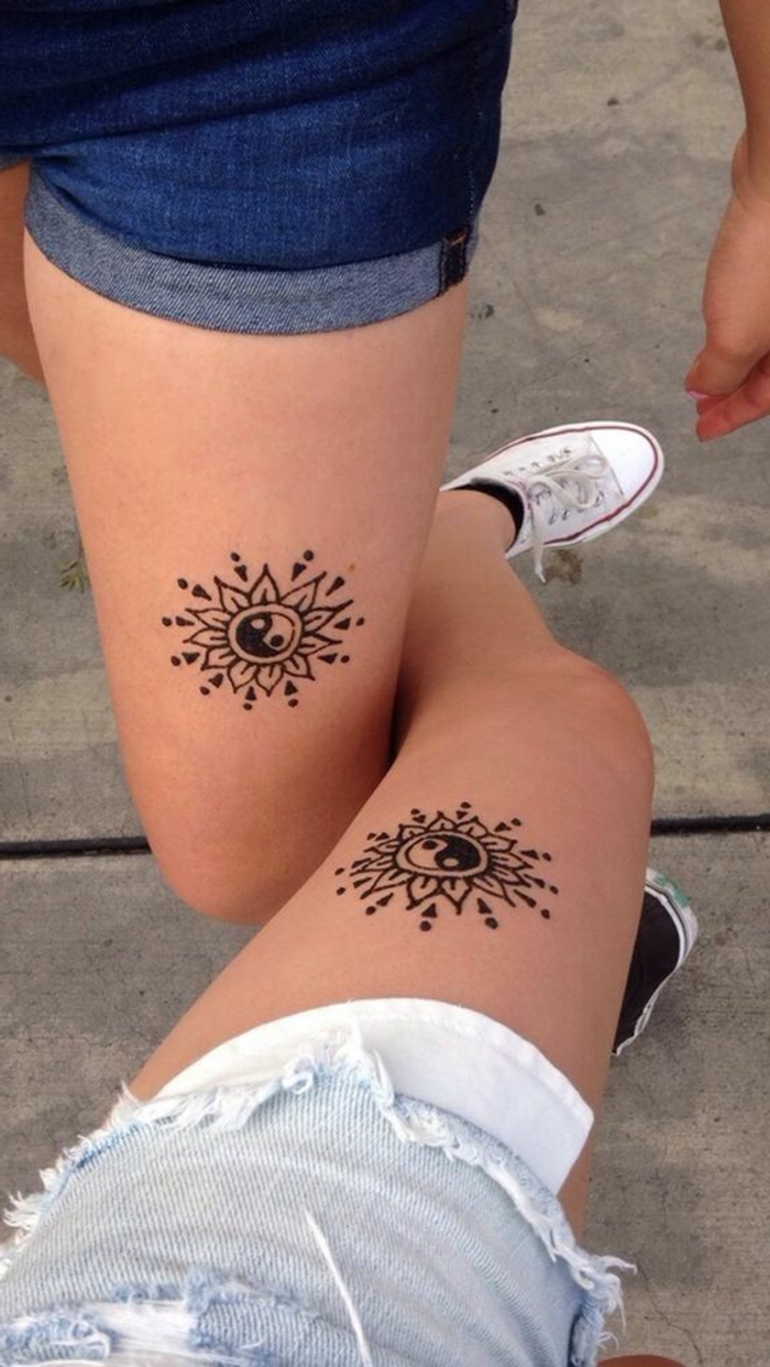 tatuointi olkapää nainen kaksi naista ovat samat yin ja yang tatuoinnit ystävysty