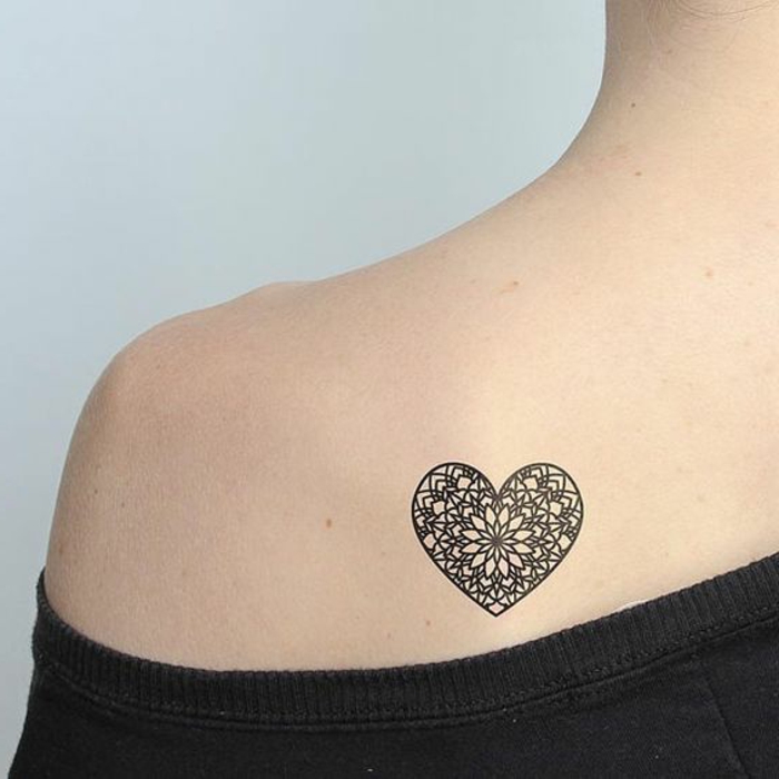 tatuointipohjat miehet ja naiset sydämen muotoilu kuten kukka kunnollinen ajatus kiinni olkapää