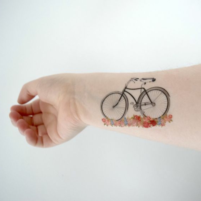 tatuointipohjat miehet ratsastus polkupyörät kukkia kukkia kukka käsin koristella