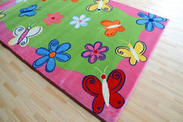 שטיח-פרפר-צבעוני בצבע