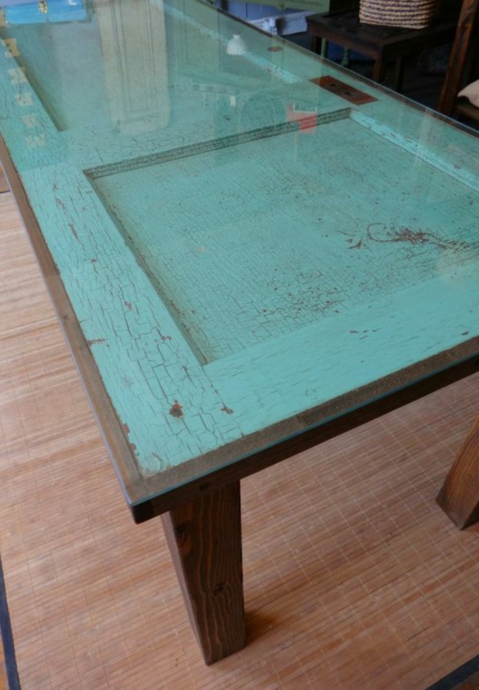 τραπέζι-της-ηλικίας-πόρτα-πράσινο-με-ένα-glass
