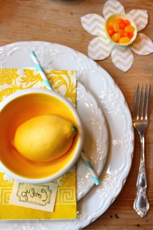 שולחן קישוט מודרני - לימון ומפית צהוב