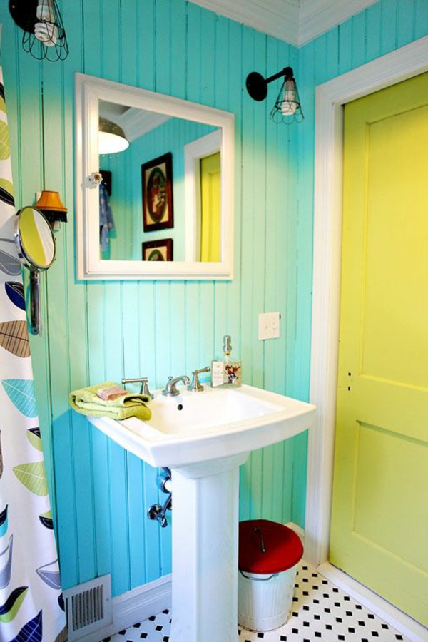 grande-salle de bains-en-turquoise et couleur jaune motif