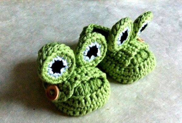 пра-дизайн-плетиво бебешки обувки-пра-идеи-за-плетене на една кука - Green Frog