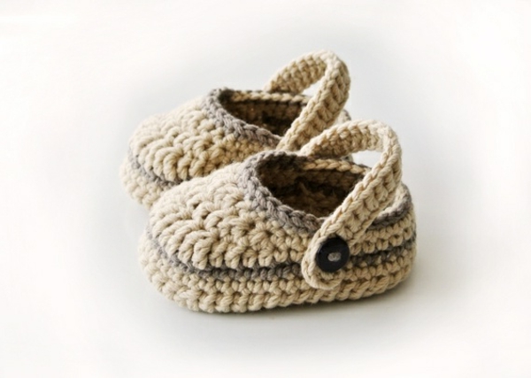 пра-дизайн-плетиво бебешки обувки-пра-идеи-за-плетиво в бежово