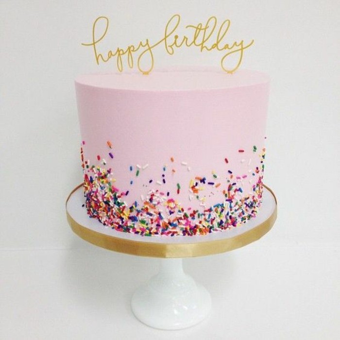 عيد ميلاد الكعك الوردي كعكة لعيد ميلاد 18 فطيرة إلى 18 عاما ميلاده